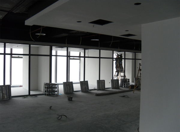 辦公室裝修施工現(xiàn)場(chǎng)實(shí)景圖